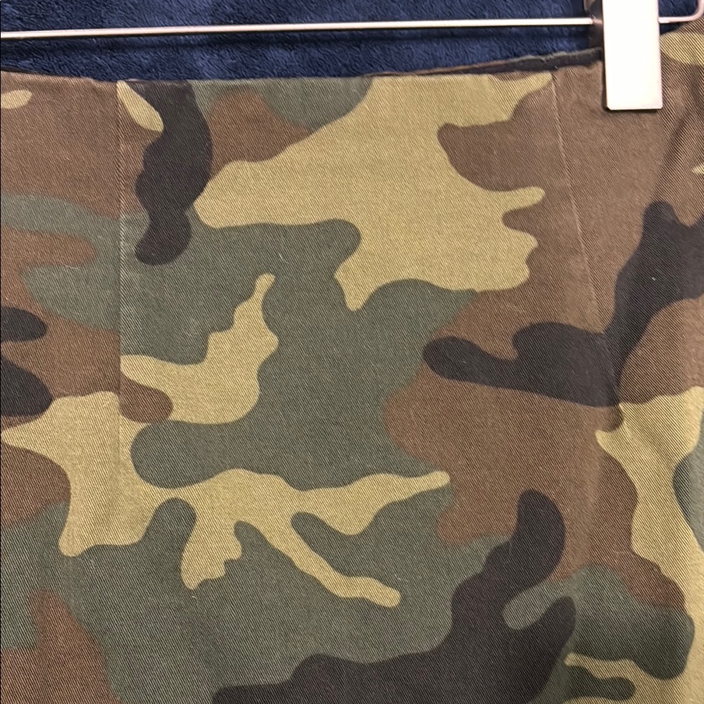 Alice + Olivia Camo Girl Mini Skirt - Picture 5 of 7